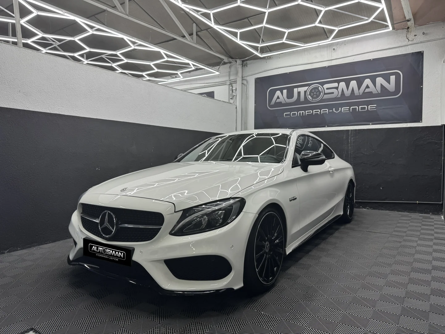 MERCEDES-BENZ Clase C C 220d Coupé 2017 Diésel Blanco - Vista lateral